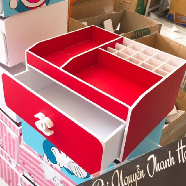 Kệ mỹ phẩm 25cm màu đỏ
