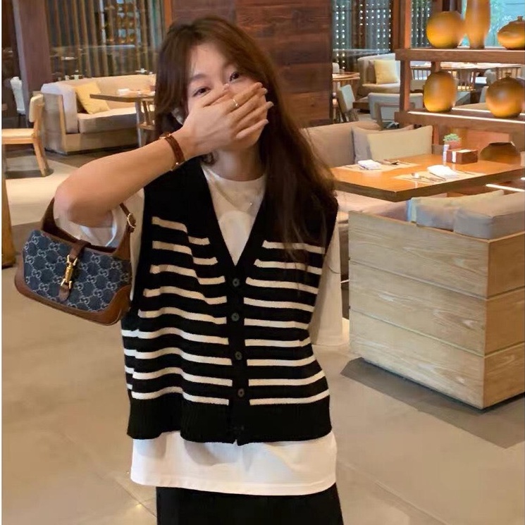 Áo len ghile nữ FM Style cổ tim kẻ ngang cài nút kiểu cardigan chất len mềm mịn thời trang Hàn Quốc 208160152