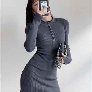 Hình ảnh Đầm dệt kim tay dài cổ cao phối khoá kéo phong cách Hàn Quốc