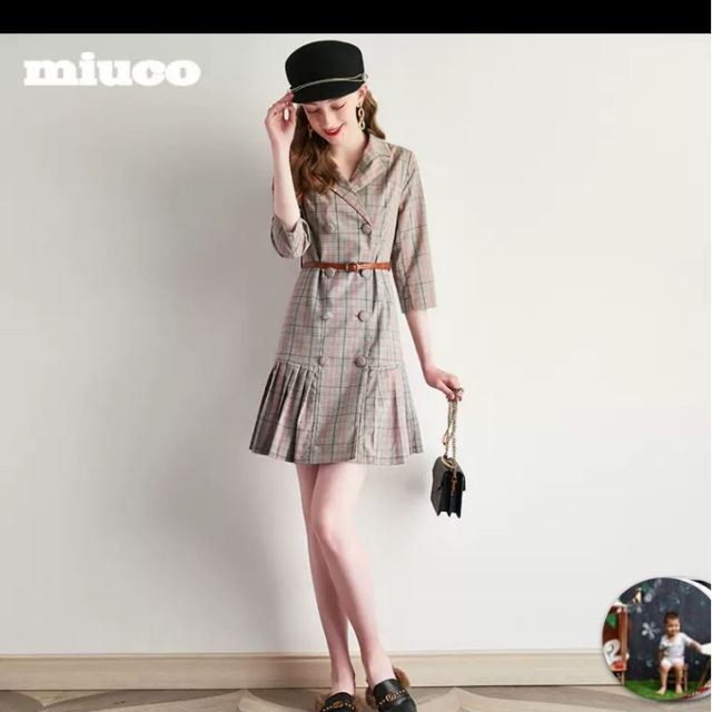 Váy kẻ miuco
