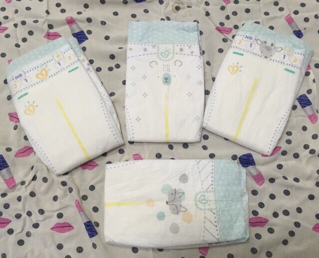 Tã dán Pampers cao cấp size Newborn 4 miếng.