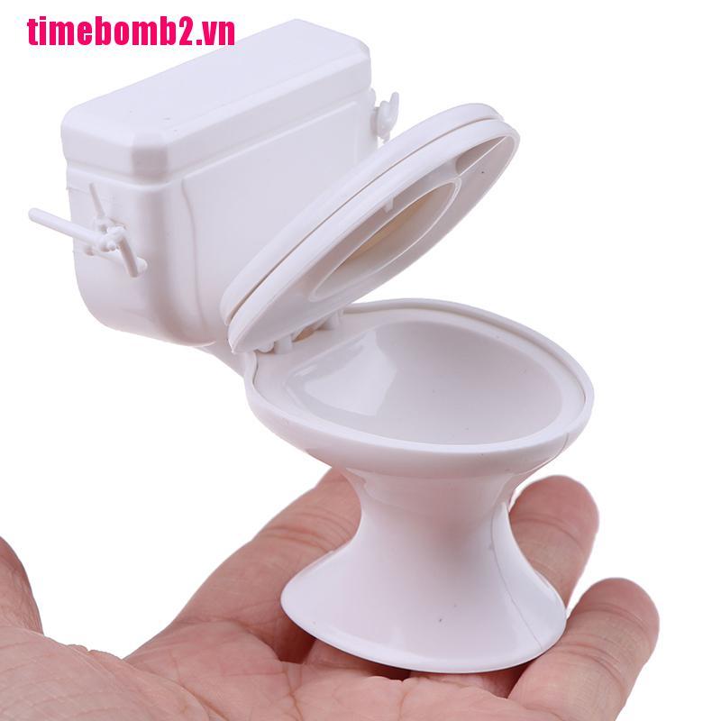 Mô hình bồn cầu mini xinh xắn cho nhà búp bê