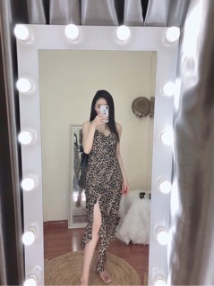 Váy maxi da beo xẻ tà hở lưng
