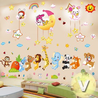 Decal dán tường thỏ trăng và thú nhổ cà rốt