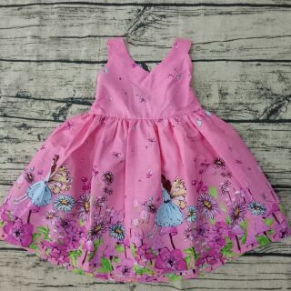 Váy thô boi hoa chân bé gái. Size 2-7 tuổi. Chất thô boi cực mềm mát, họa tiết cô gái vườn hoa cực xinh yêu. Có 2 m