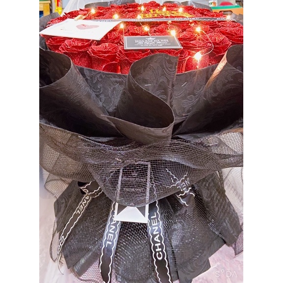 [Quà sinh nhật] Bó hoa hồng sáp nhũ 50 bông vĩnh cửu tặng kèm đèn nháy và thiệp ( nhận làm theo màu yêu cầu)