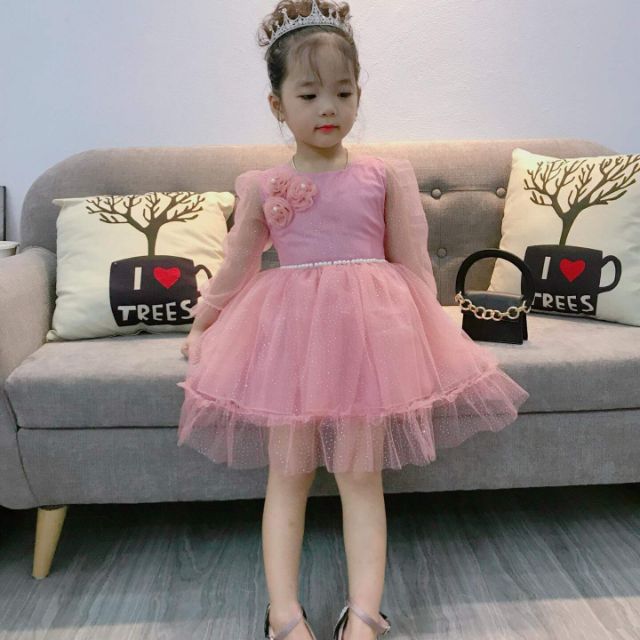 Váy công chúa ren siêu đẹp.