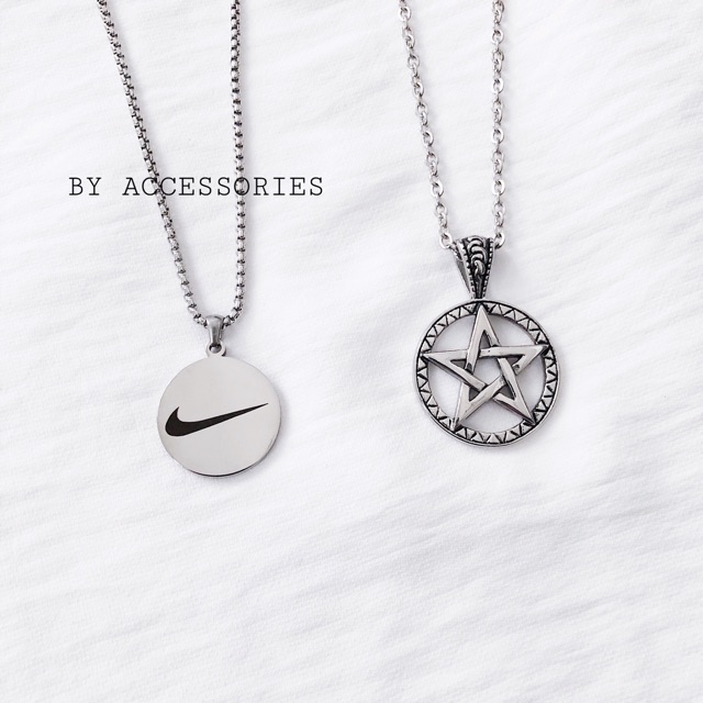 Dây chuyền titan unisex mặt tròn khắc dấu Nike và ngôi sao không gỉ