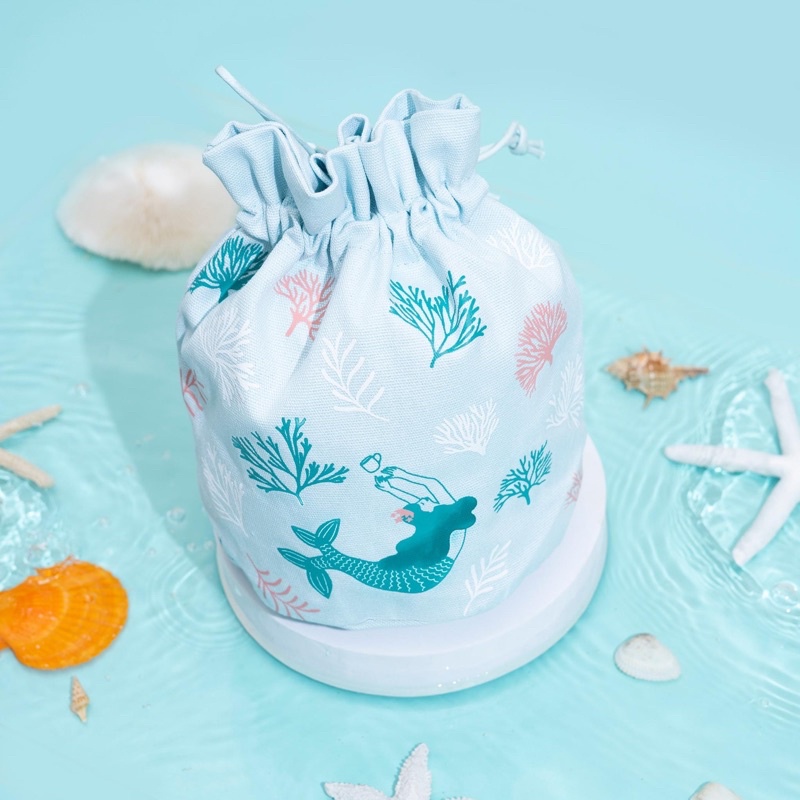 TÚI POUCH CORAL SIREN    Kích thước | Dimension: 23cm X 0.5cm X 23cm