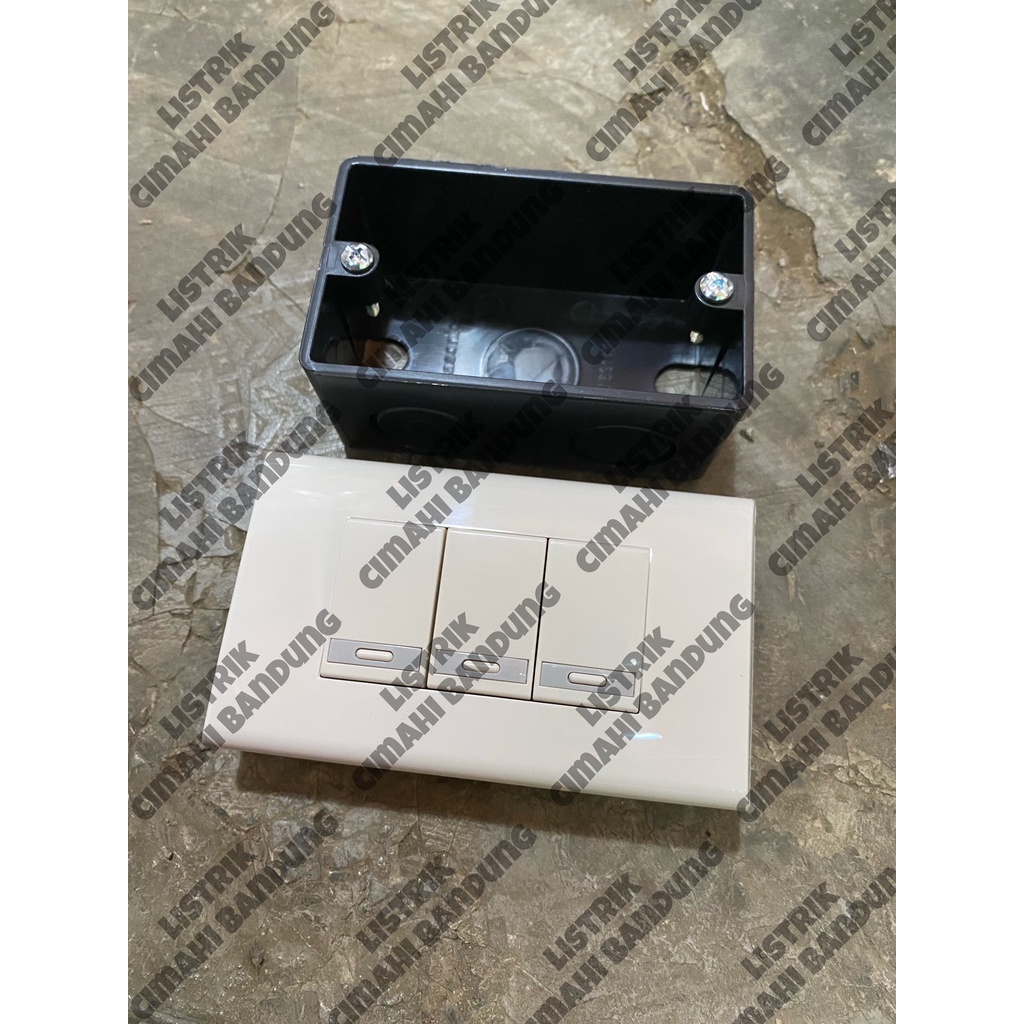 Công Tắc Plywood (3 gang) PANASONIC | Màu Trắng | Cầu Vồng / Trồng Cây