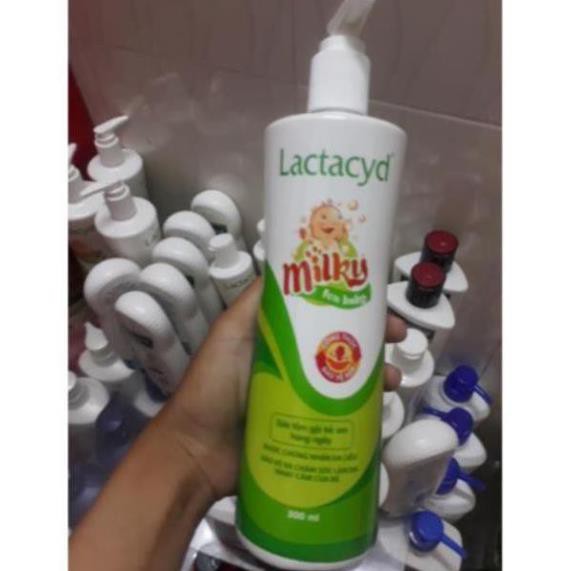 Tắm gội Lactacyd 500ml