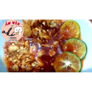 Bánh tráng phơi sương chấm sốt tắc-sốt me
