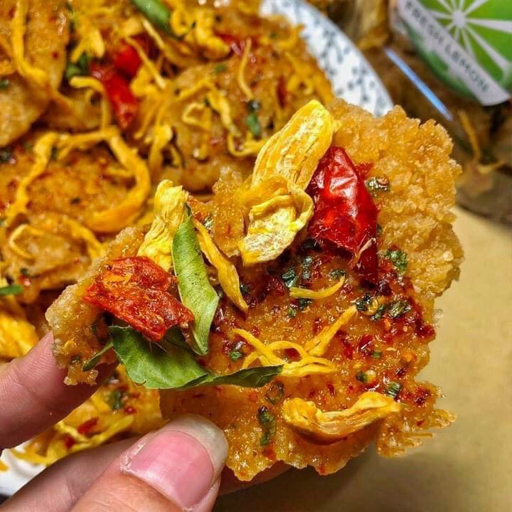 Cơm cháy lắc khô bò 300g BepMom đồ ăn vặt Sài Gòn vừa ngon vừa rẻ