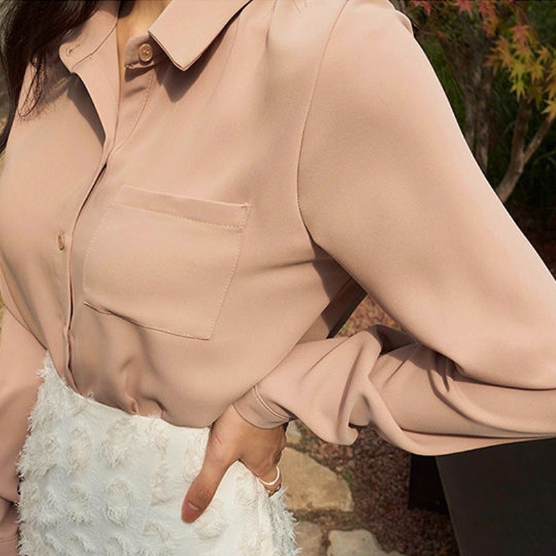 Áo sơ mi tay dài phối nút thiết kế dáng rộng cho nữ