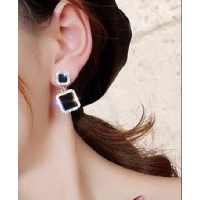 Bông tai hình hoc đá đen phong cách nữ tính