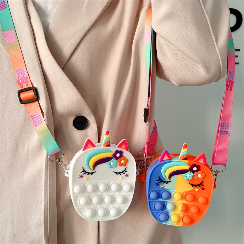 Ví cầm tay họa tiết kỳ lân đáng yêu cho nữ