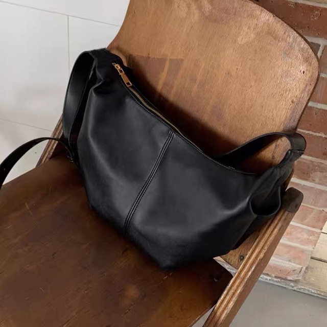 [Mã SKAMSALE06 giảm 10% tối đa 100K đơn 150K] Túi da bag đen trắng đeo chéo đeo vai ulzzang | BigBuy360 - bigbuy360.vn