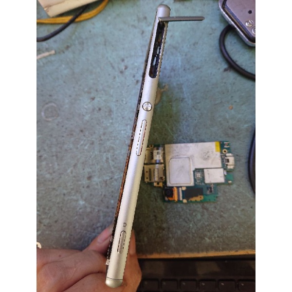 Xác điện thoại Sony Z3, không lên màn hình