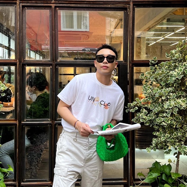 Áo phông ngắn tay họa tiết UNCLÉ Alacarte