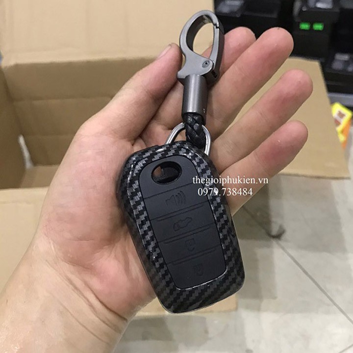 [Giá rẻ nhất ] Ốp bọc chìa khóa xe Toyota Fortuner 2017-2019 vân Carbon kèm móc đeo INOX