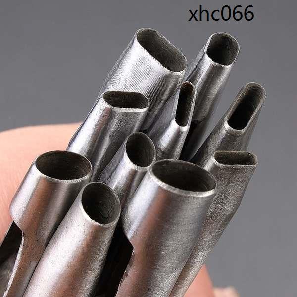 Thắt Lưng Da Bản Dẹt Hình Oval Đục Lỗ Cá Tính