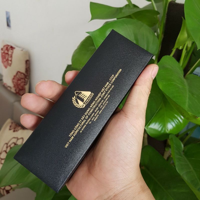Hộp đựng bút khắc tên - quà tặng văn phòng