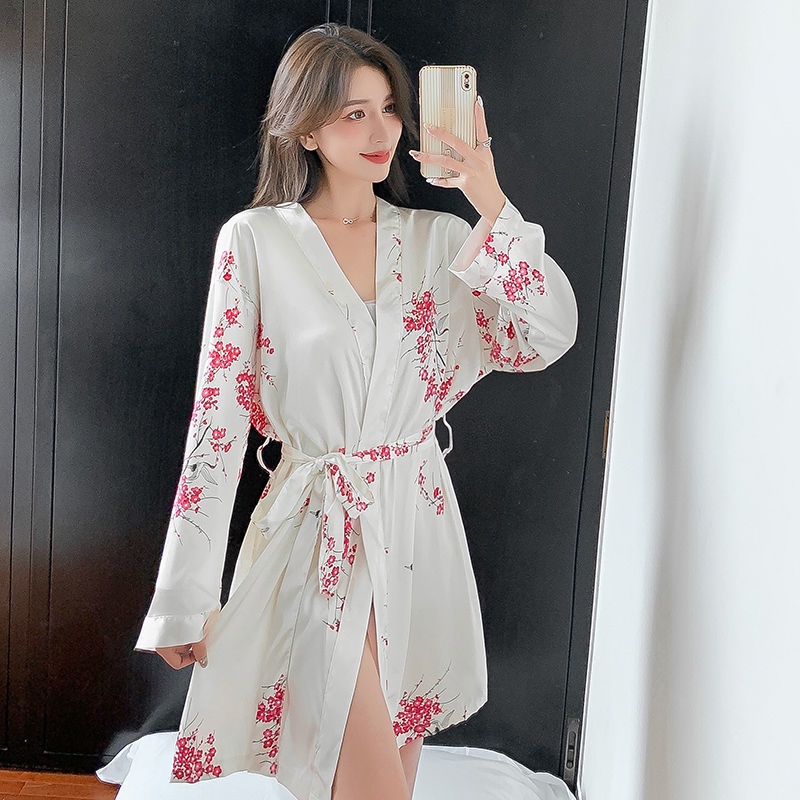 Japanese kimono sexy nightgown short sleeved spring and summer pajamas women's real ice silk thin bathrobe girls' home c