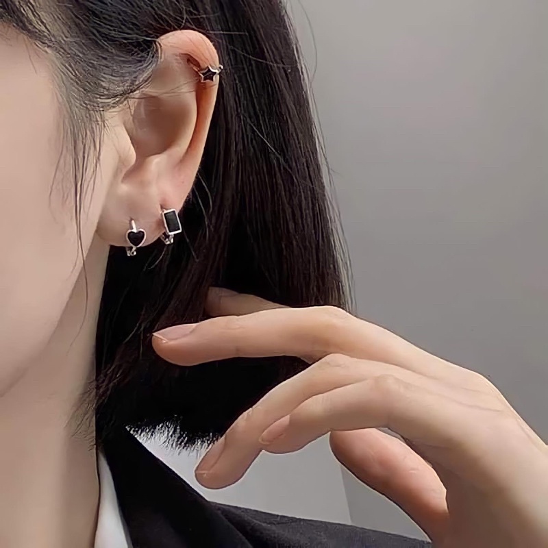 bông tai khoen tim, ngôi sao, chữ nhật viền đen xinh xắn