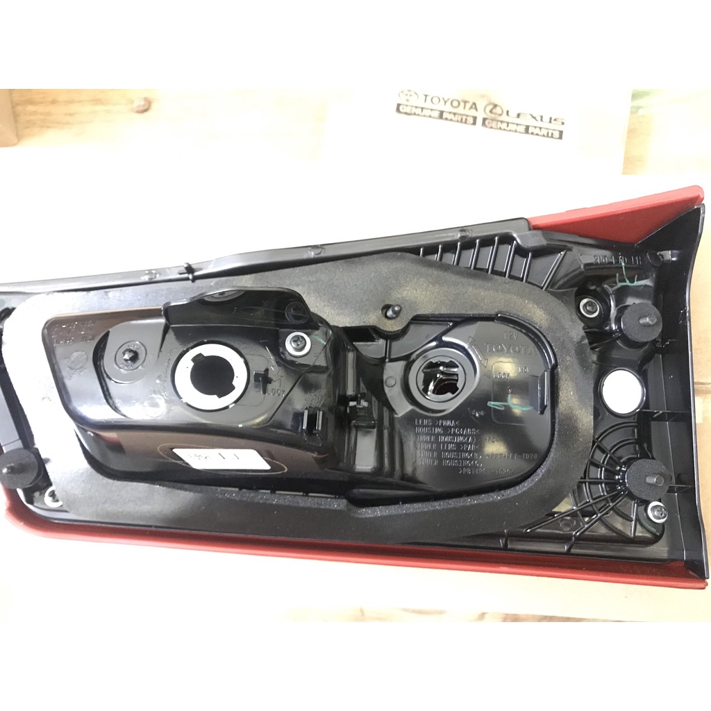 Đèn hậu trong cốp Toyota Innova  chính hãng giá tốt - 81591 - 0K050