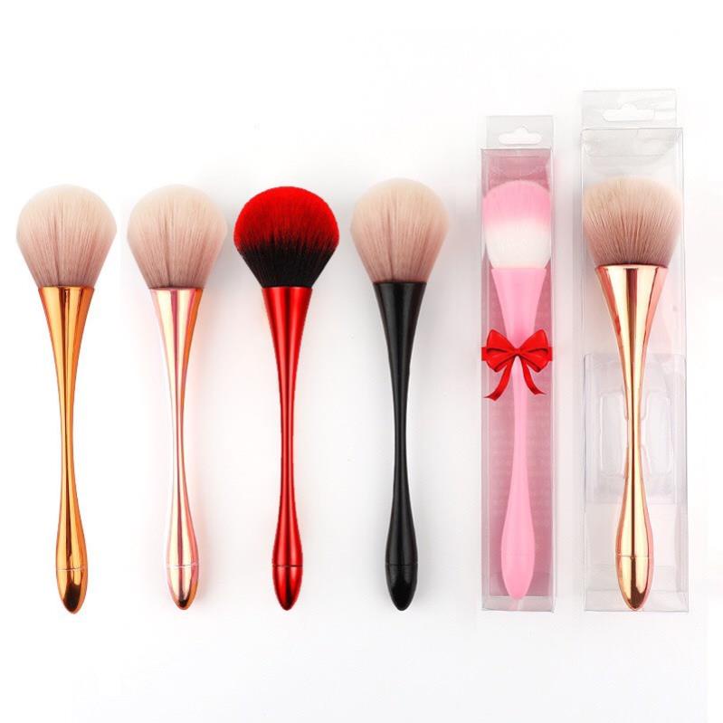 Chổi Phủi Bụi Móng Tay Cán Dài ( Chất Chổi Mềm Mướt Có Thể Sử Dụng Makeup )