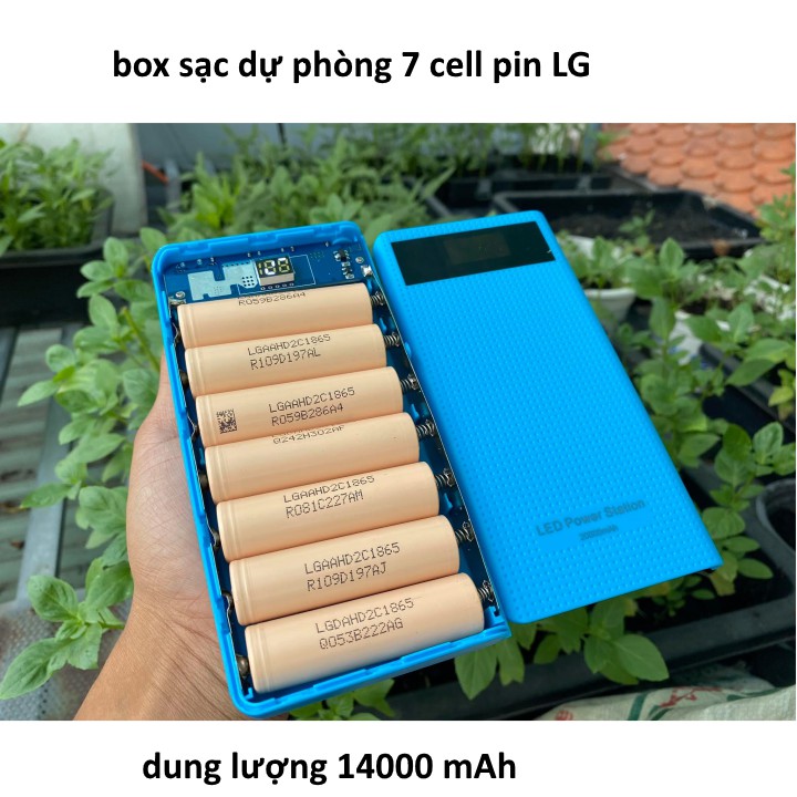 box sạc dự phòng kèm pin LG