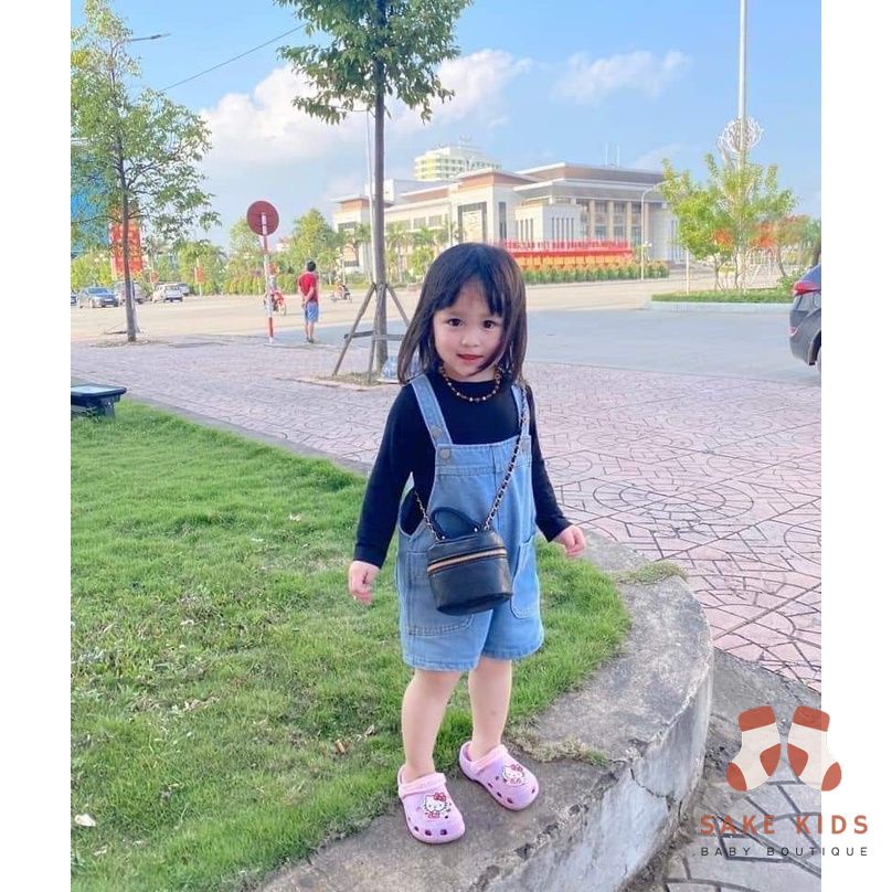 Quần yếm bò ngắn cho bé gái dễ thương đủ size chất đẹp dễ phối đồ kiểu dáng Hàn Quốc mới nhất