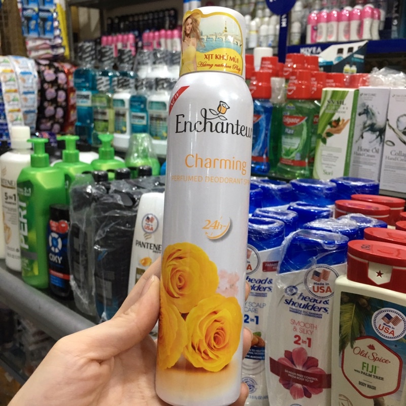 Xịt Khử Mùi Enchanteur Charming