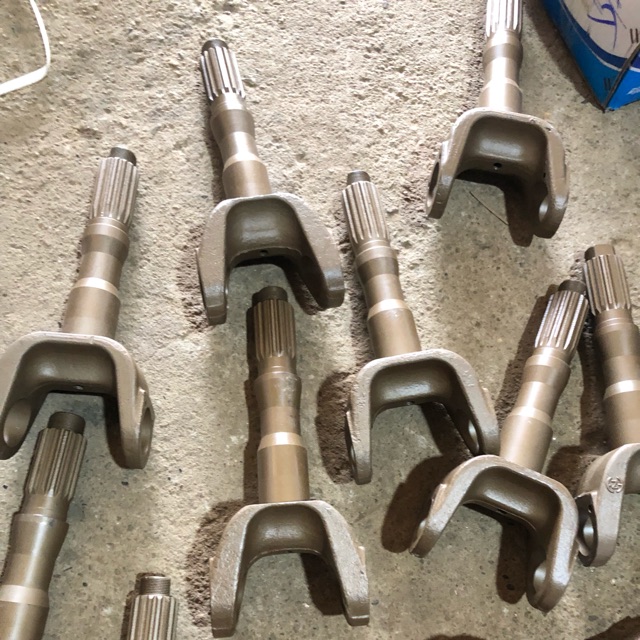 Sản phẩm gia đình làm: Trục láp ngoài của xe 2 cầu EQ240 vàng bi 47 16 then