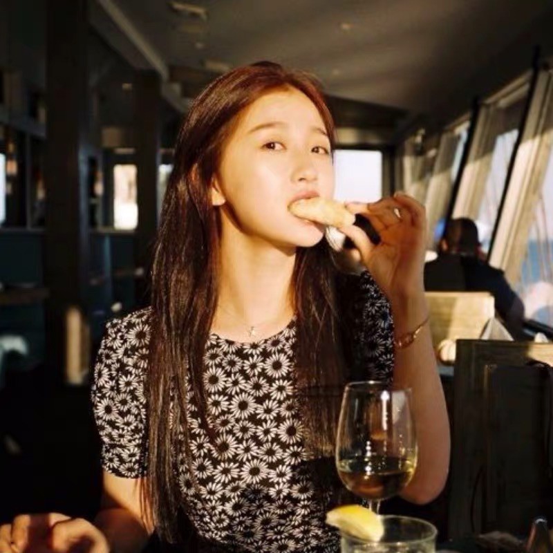 Đầm hoa body Ngu Thư Hân