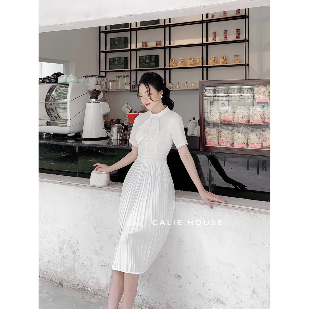 [Mã SKAMA06 giảm 8% tối đa 50K đơn 250K] Váy nơ cổ xếp ly thân thời trang công sở Calie House V214 | BigBuy360 - bigbuy360.vn
