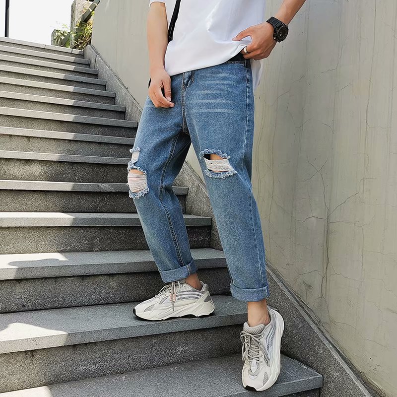 Fashionable Men's Loose Jeans