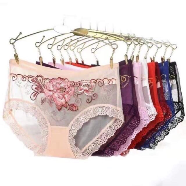 Quần lót thêu hoa cạp cao ôm trọn mông
