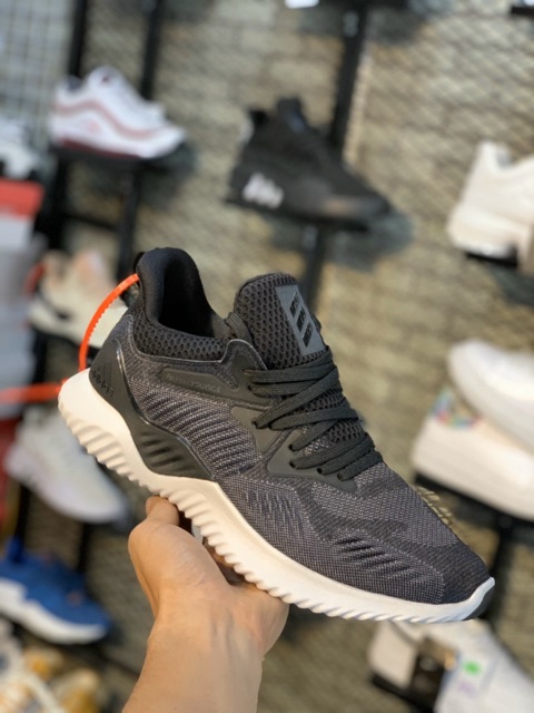 (Video cận cảnh) Giày thể thao sneaker alphabounce đen trắng