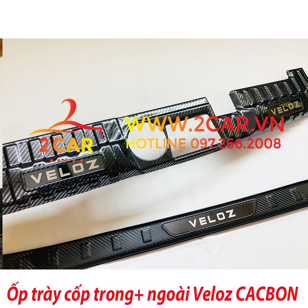 Ốp Bậc Cửa, Nẹp Bước Chân, Chống trầy cốp CARBON xe Toyota VELOZ 2022 - 2023 vân cacbon CHỮ TRÁNG GƯƠNG cao cấp