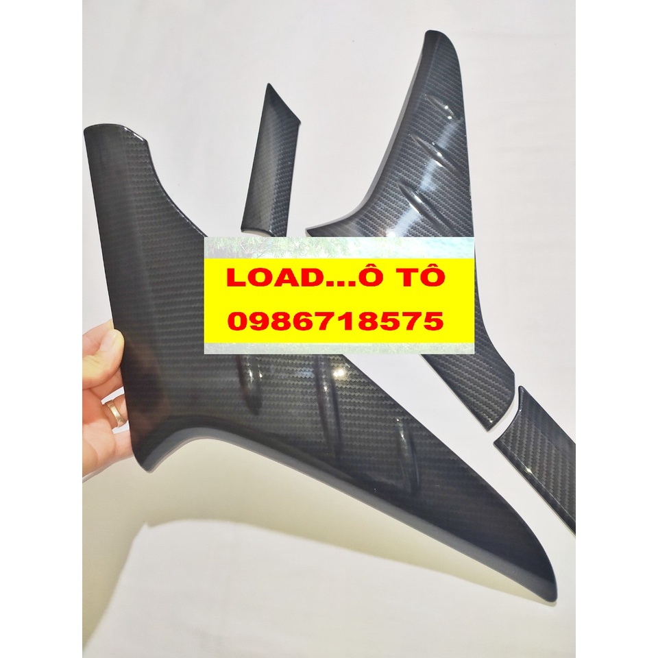 Bộ Ốp Trang Trí Kính sau Huyndai KONA Vân Carbon Cao Cấp, Có Sẵn Keo Dán 3M