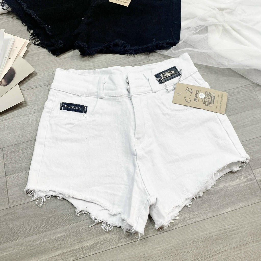 Quần shorts jean tua rua trơn phối xích dai cực xinh , chất jean dày dặn ( ảnh thật )