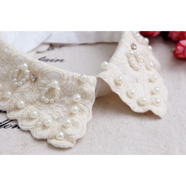 Cổ áo rời đính đá cách điệu màu be - Mã CN03