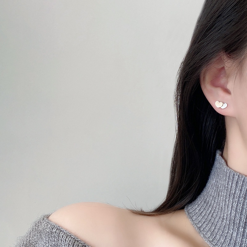 Bông Tai Hình Trái Tim Mini Bằng Kim Loại Màu Sắc Tương Phản Phong Cách Nhật Hàn Thời Trang Cho Nữ