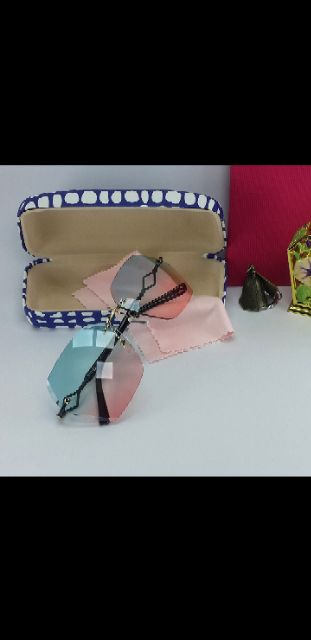 Combo 3 kính. Kính mát siêu đẹp bền thời trang | BigBuy360 - bigbuy360.vn