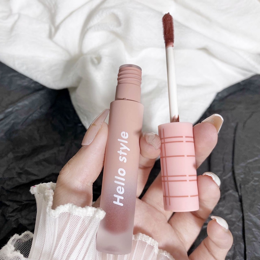 Son Môi Dạng Lỏng Lâu Trôi Thiết Kế Vỏ Hình Hello Kitty Xinh Xắn