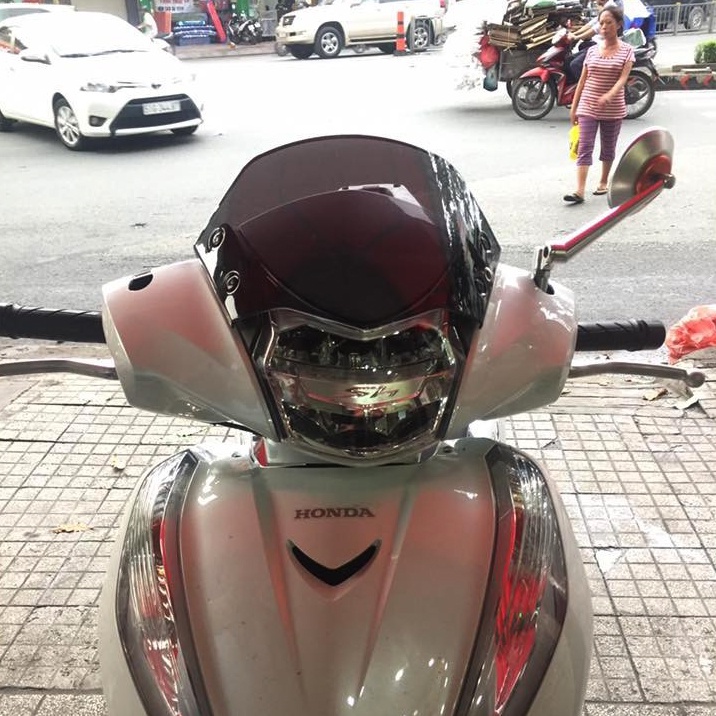 Kính chắn gió xe máy SH300I trong suốt Zhi.pat chính hãng – BH 12 Tháng