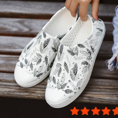 giày nativeFREESHIPgiày native họa tiết lông vũ SHINNATIVE07 tặng thêm 2 jibitz native