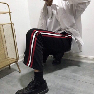 Quần ĐEN 3 SỌC ĐỎ Nam Nữ Unisex 1hitshop