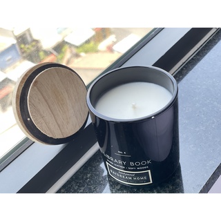 Nến thơm Library Book (Scented Candle 8.8oz)